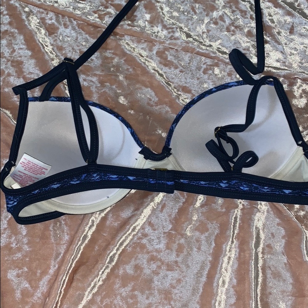 Bathing suit - Picture 3 of 5
